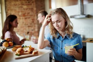 comer por ansiedad - dolor de cabeza