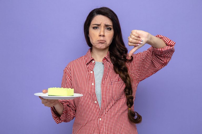 calmar la ansiedad de comer – mujer triste por no comer